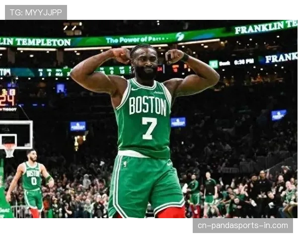 杰伦·布朗突破拉开与康宁汉姆差距 提升关键时刻得分效率